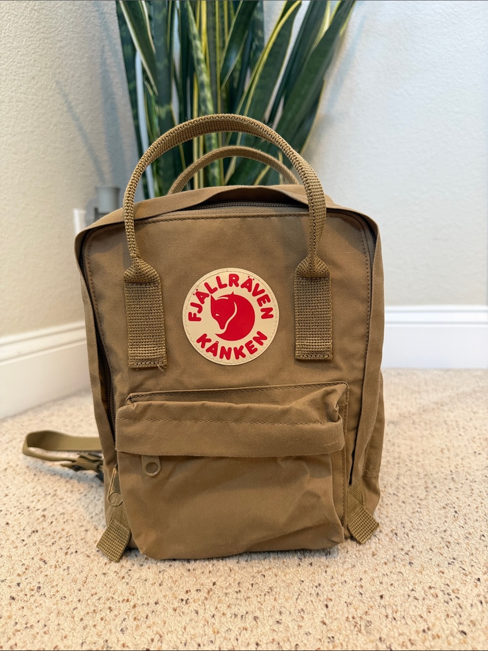 Fjallraven Kånken Mini Backpack in Brown with Red Logo